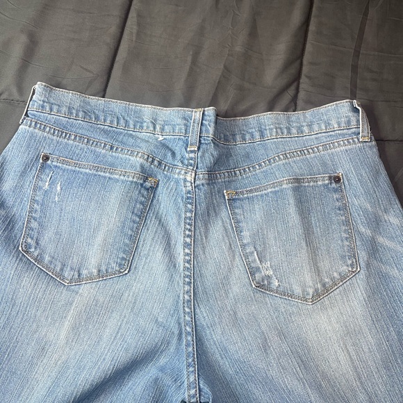 Old navy flirt bootcut light wash distressed jeans womens 16 - Picture 9 of 10